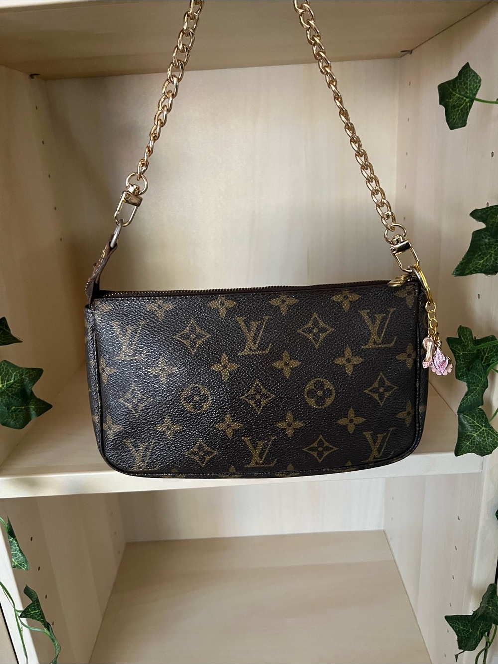 Authentic Louis Vuitton Monogram Pochette Shoulder Bag